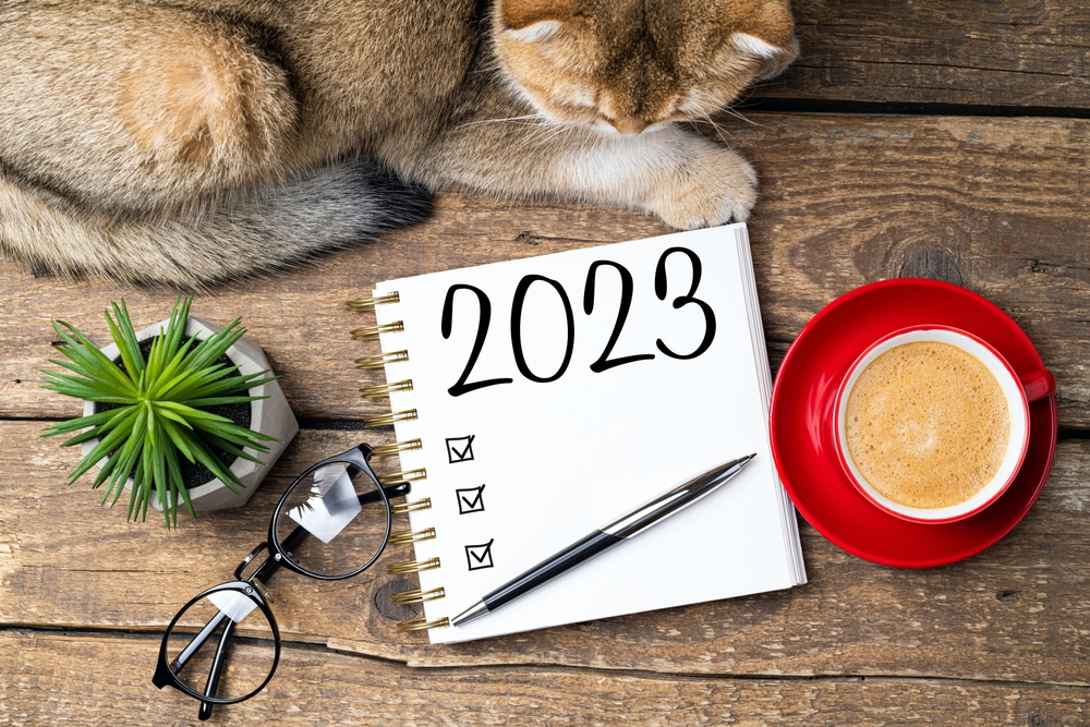 2023 new year goals list on a desk, representing pet health resolutions and preventive veterinary care planning